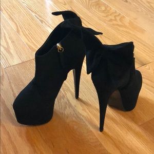 Giuseppe Zanotti Suede Booties